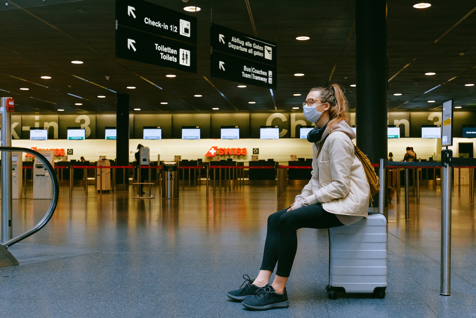 Venter i lufthavn på forsinket fly